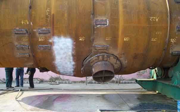 Hydrotest Failure of a Pressure Vessel